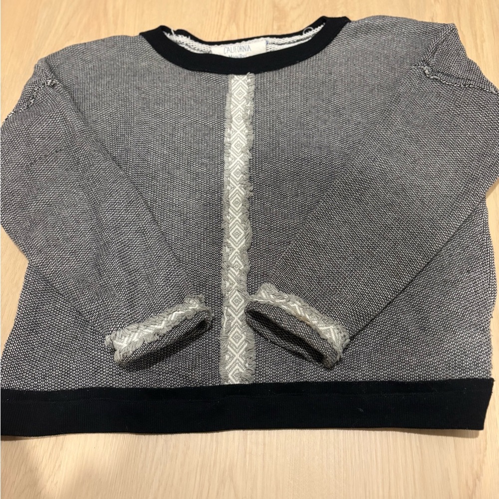 California Moonrise- Crewneck Knit Sweater with Textured Center Trim - Gray